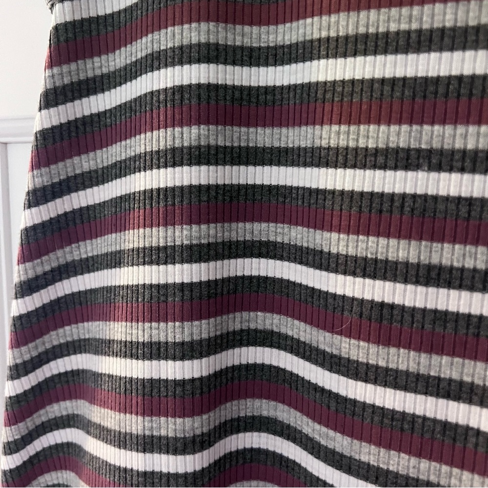 Striped Sleeveless Top - Picture 2 of 3